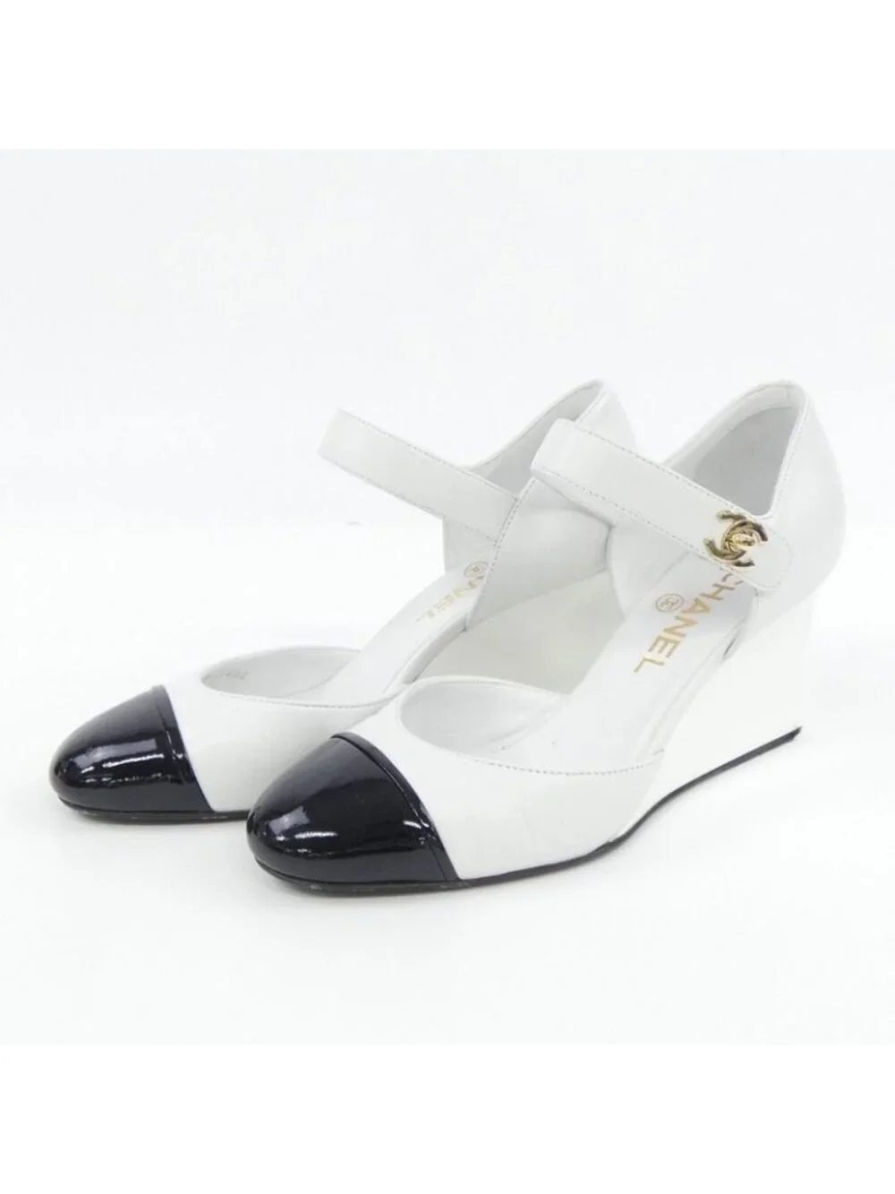 Chanel Mary Janes Turnlock Shoes - Picture 3 of 7